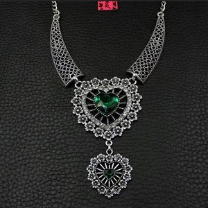 NWT Betsey Johnson Dangling Heart Bib Necklace
